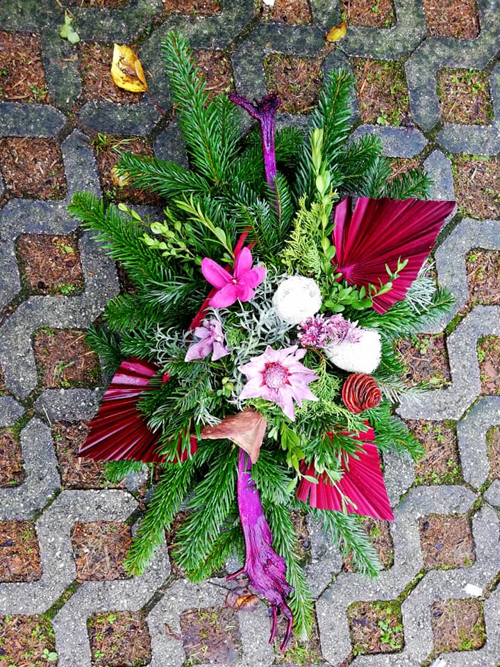 Composizione Ceppo Invernale Pino Protee Fiori Secchi Fioreria Bruseghini Besenello Trento